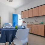 Villa Pine House Santorini 150 Meters From Sea. *