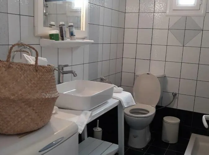 Pine House Santorini 150 Meters From Sea. Villa Perissa (Santorini)